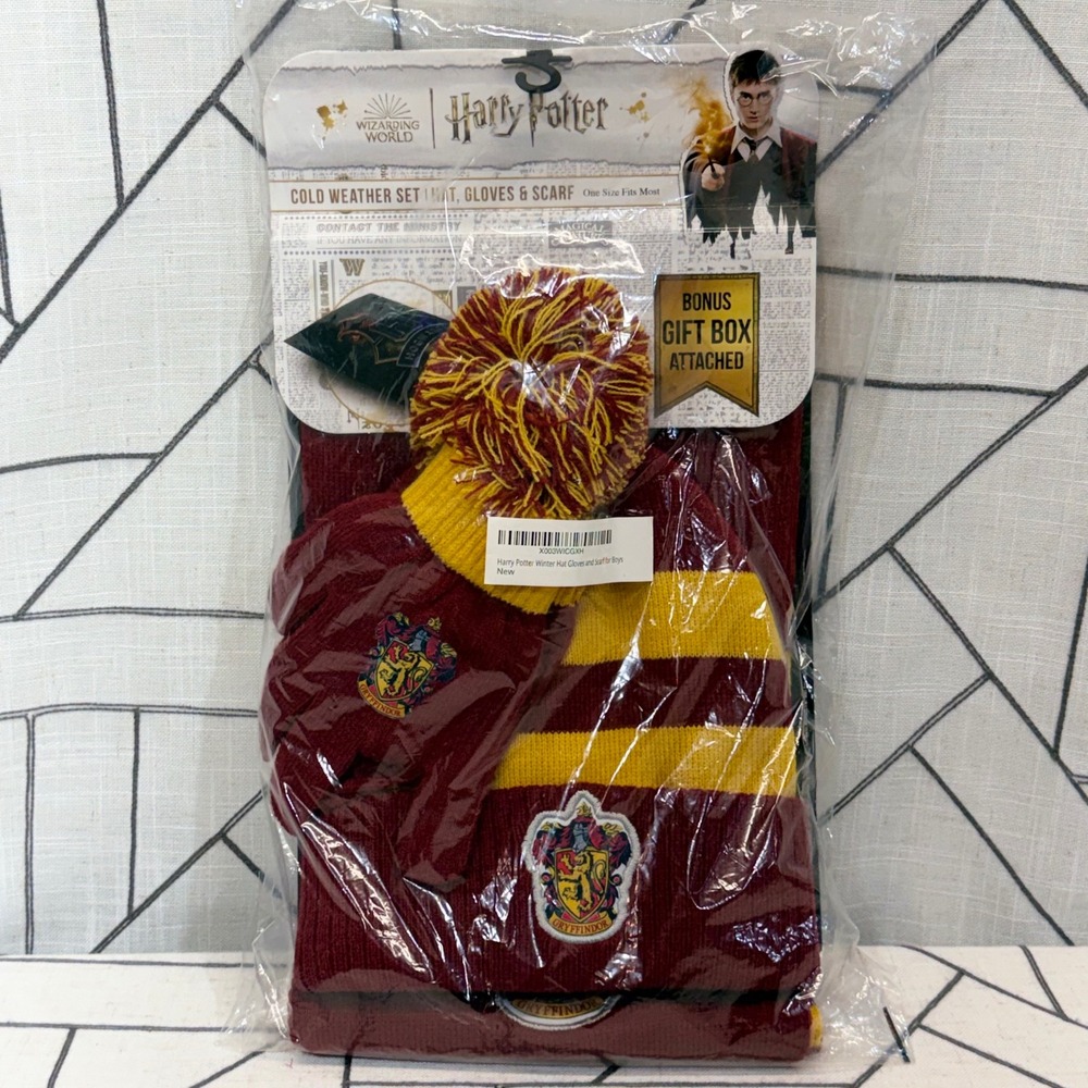 Harry Potter Gryffindor Winter Hat Gloves Scarf Set OS Burgundy Gold HP276KD